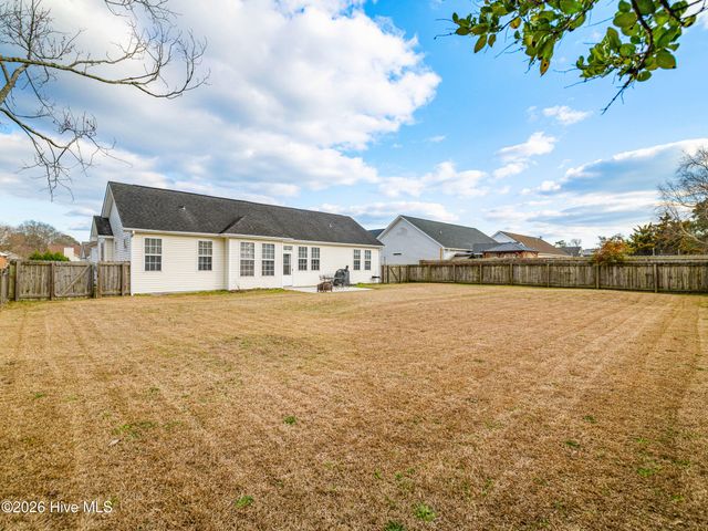 302 Whirlaway Boulevard, Sneads Ferry, NC 28460