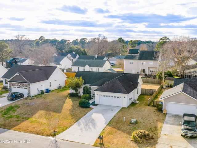 302 Whirlaway Boulevard, Sneads Ferry, NC 28460