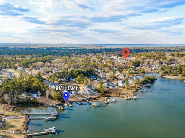 302 Whirlaway Boulevard, Sneads Ferry, NC 28460