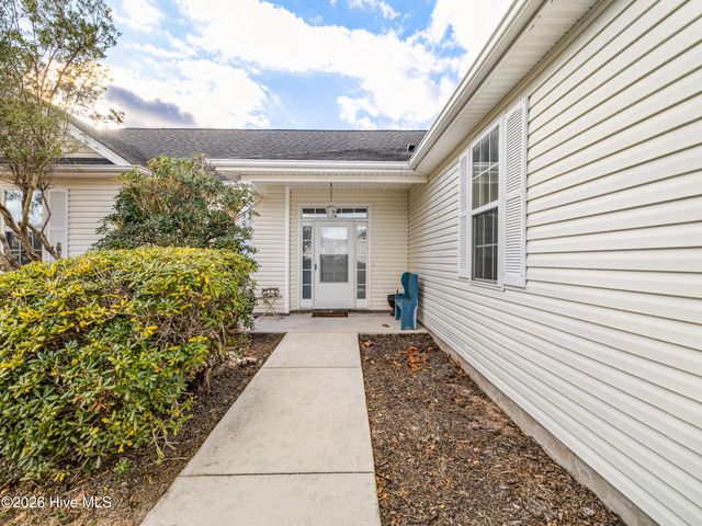 302 Whirlaway Boulevard, Sneads Ferry, NC 28460