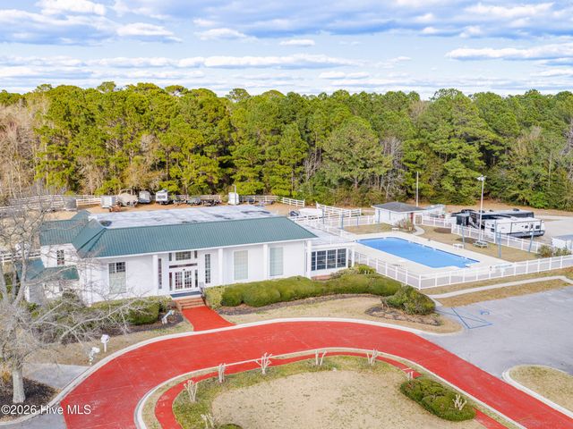 302 Whirlaway Boulevard, Sneads Ferry, NC 28460
