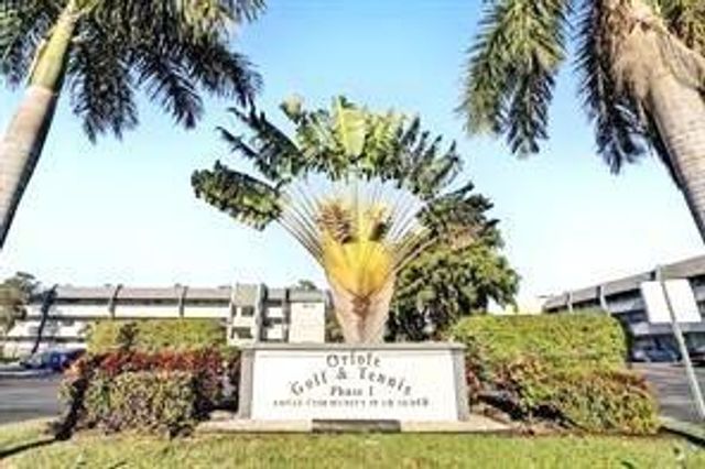 7897 Golf Circle Drive 112, Margate, FL 33063