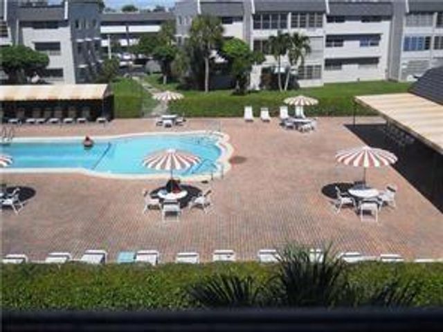 7897 Golf Circle Drive 112, Margate, FL 33063