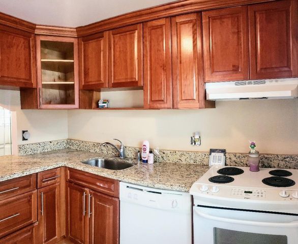 7897 Golf Circle Drive 112, Margate, FL 33063