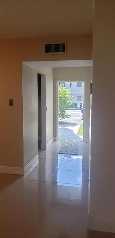 7897 Golf Circle Drive 112, Margate, FL 33063
