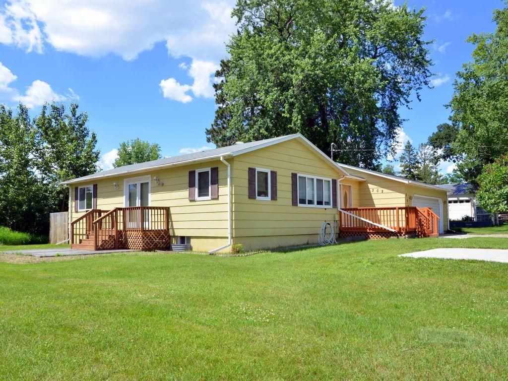 302 Grove Avenue N, Park Rapids, MN 56470