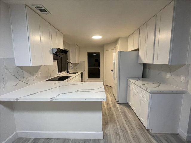 3014 Edgewood Drive, Sugar Land, TX 77479