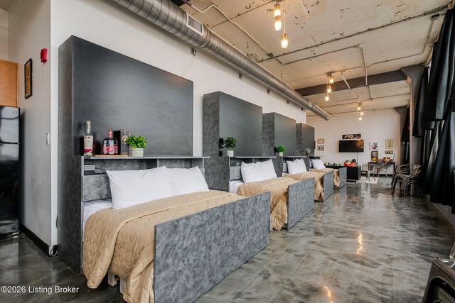 815 W Market St 703, Louisville, KY 40202