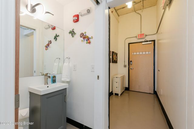 815 W Market St 703, Louisville, KY 40202
