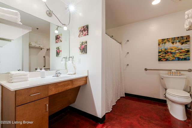 815 W Market St 703, Louisville, KY 40202
