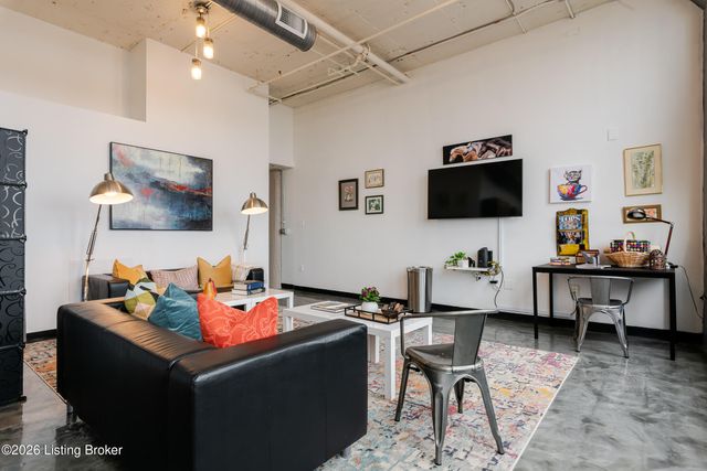 815 W Market St 703, Louisville, KY 40202
