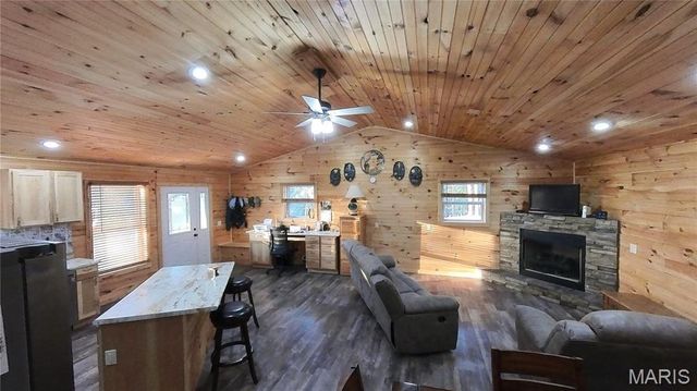 2887 County Road 5620, Willow Springs, MO 65789