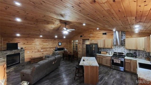 2887 County Road 5620, Willow Springs, MO 65789