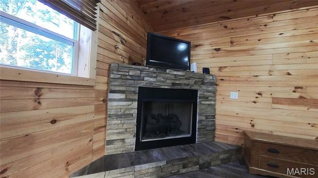 2887 County Road 5620, Willow Springs, MO 65789