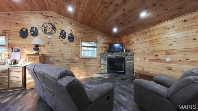 2887 County Road 5620, Willow Springs, MO 65789