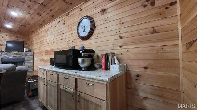 2887 County Road 5620, Willow Springs, MO 65789