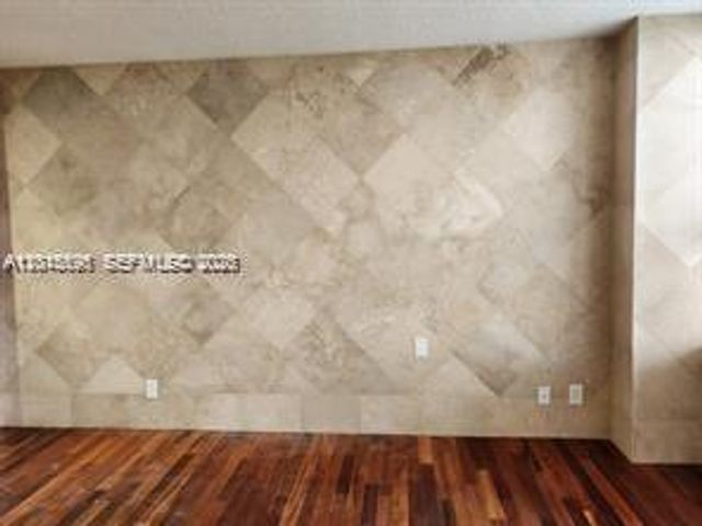 780 NE 69th St 1810, Miami, FL 33138