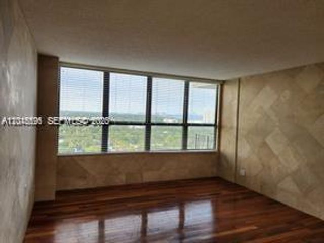 780 NE 69th St 1810, Miami, FL 33138