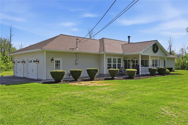 164 Payne Beach Road, Greece, NY 14468