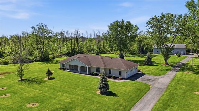164 Payne Beach Road, Greece, NY 14468