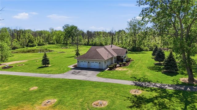 164 Payne Beach Road, Greece, NY 14468