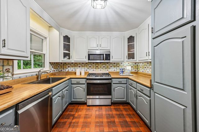12160 Arnold Mill Road, Roswell, GA 30075
