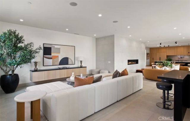 1210 Kings Rd, Newport Beach, CA 92663