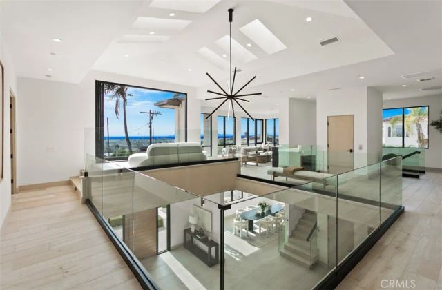 1210 Kings Rd, Newport Beach, CA 92663