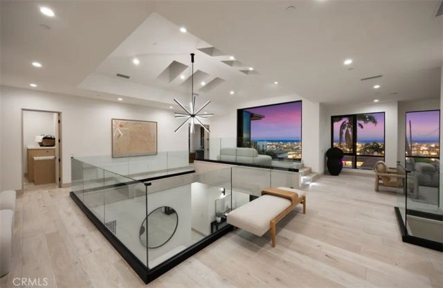 1210 Kings Rd, Newport Beach, CA 92663