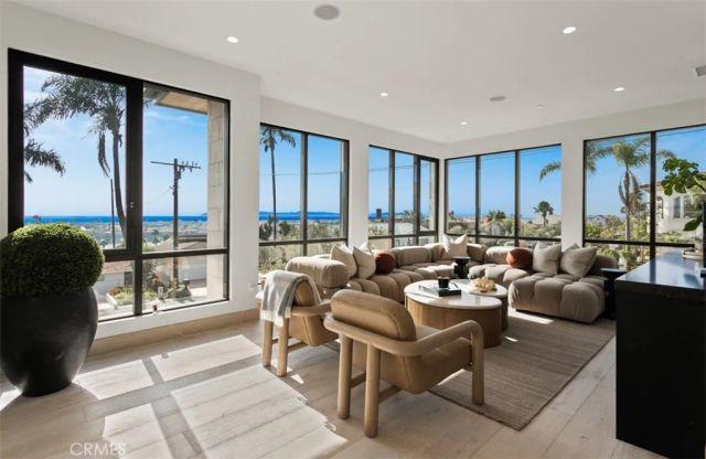 1210 Kings Rd, Newport Beach, CA 92663