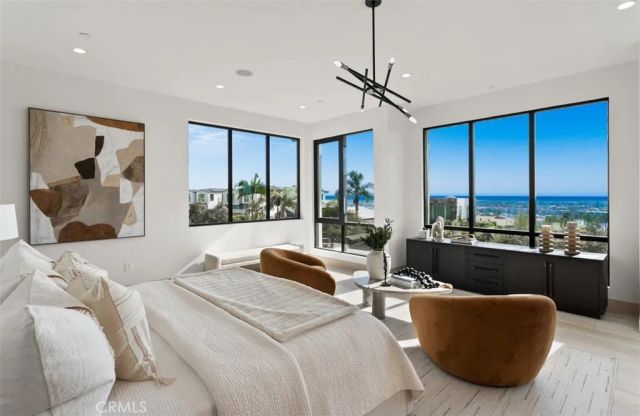 1210 Kings Rd, Newport Beach, CA 92663