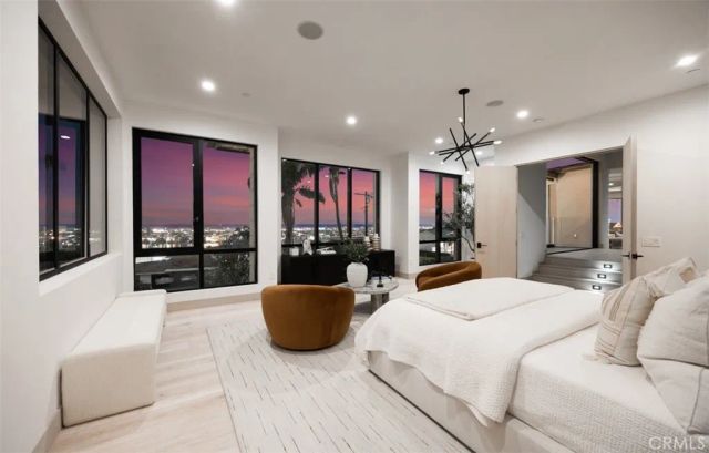 1210 Kings Rd, Newport Beach, CA 92663