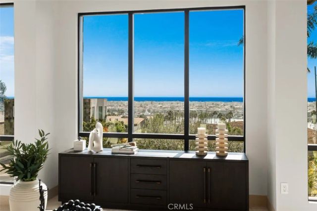 1210 Kings Rd, Newport Beach, CA 92663