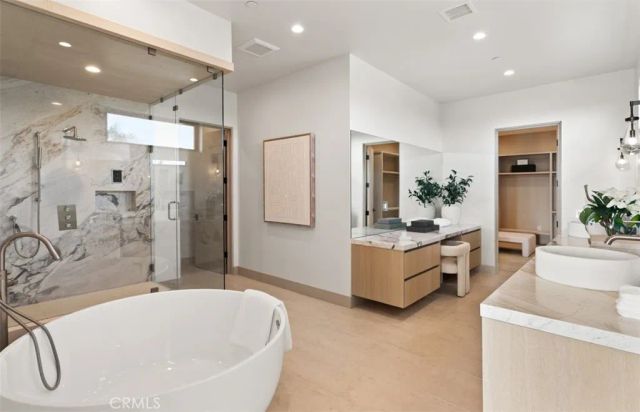 1210 Kings Rd, Newport Beach, CA 92663