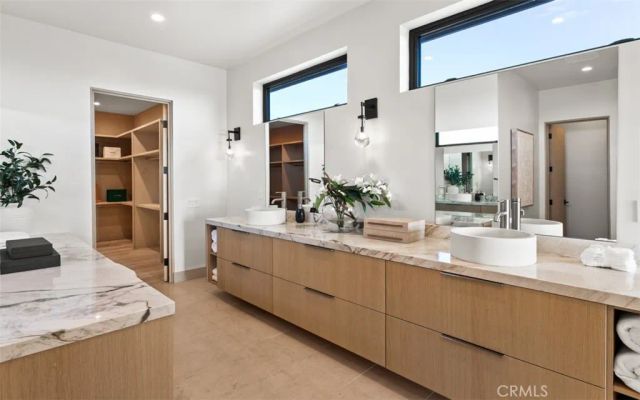 1210 Kings Rd, Newport Beach, CA 92663