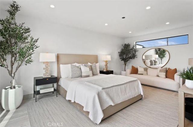 1210 Kings Rd, Newport Beach, CA 92663