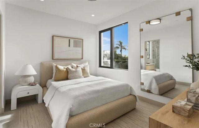 1210 Kings Rd, Newport Beach, CA 92663