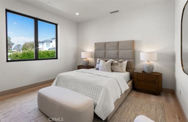 1210 Kings Rd, Newport Beach, CA 92663