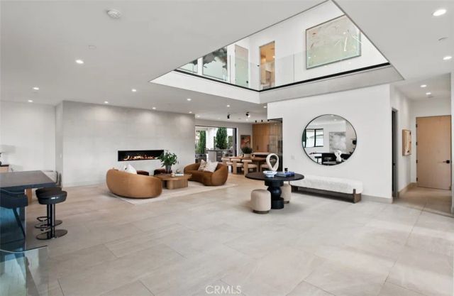 1210 Kings Rd, Newport Beach, CA 92663