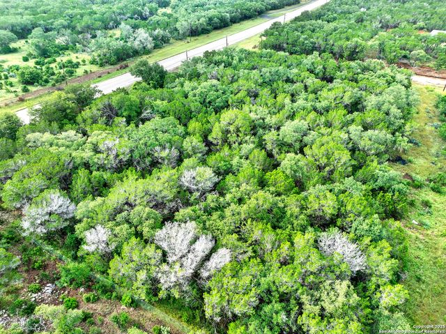 114 County Road 2475, Hondo, TX 78861