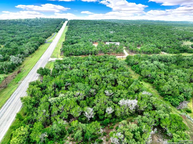 114 County Road 2475, Hondo, TX 78861