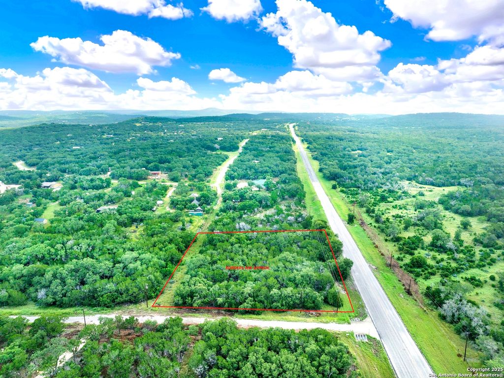114 County Road 2475, Hondo, TX 78861