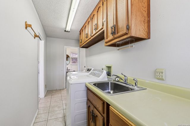 11810 Thoroughbred, San Antonio, TX 78253
