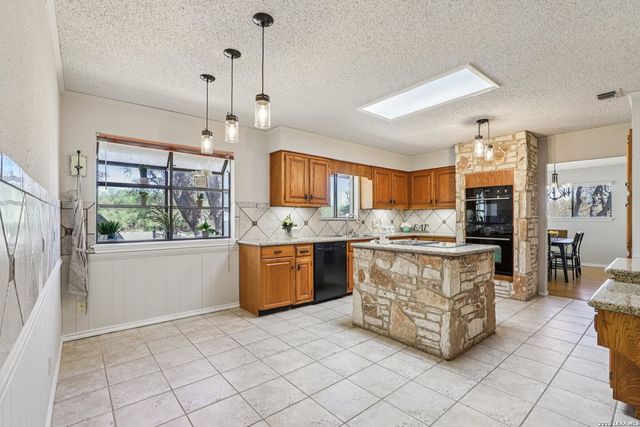 11810 Thoroughbred, San Antonio, TX 78253
