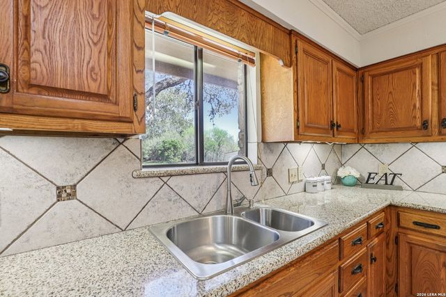 11810 Thoroughbred, San Antonio, TX 78253
