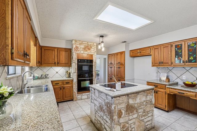 11810 Thoroughbred, San Antonio, TX 78253