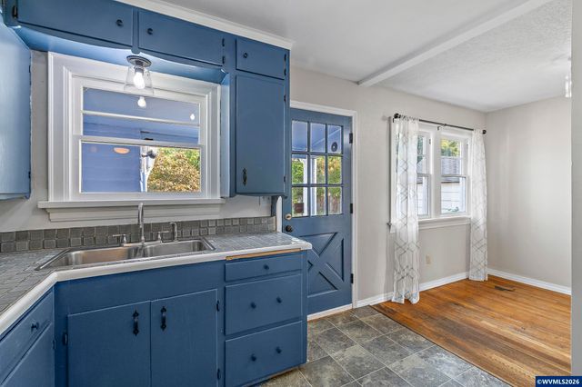 1235 Vista Av SE, Salem, OR 97302
