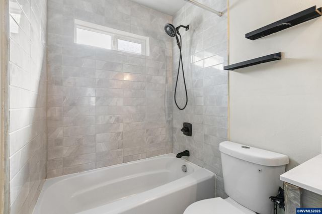 1235 Vista Av SE, Salem, OR 97302