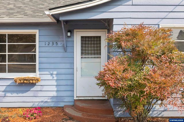 1235 Vista Av SE, Salem, OR 97302