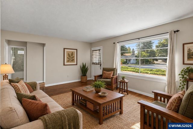 1235 Vista Av SE, Salem, OR 97302